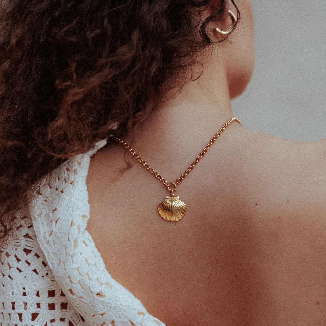 Ulla Shell Pendant On Royal Belcher Chain