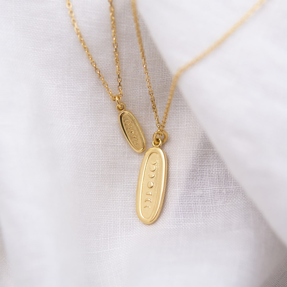 A-NEW-PHASE-PENDANT-CABINET-JEWELLERY