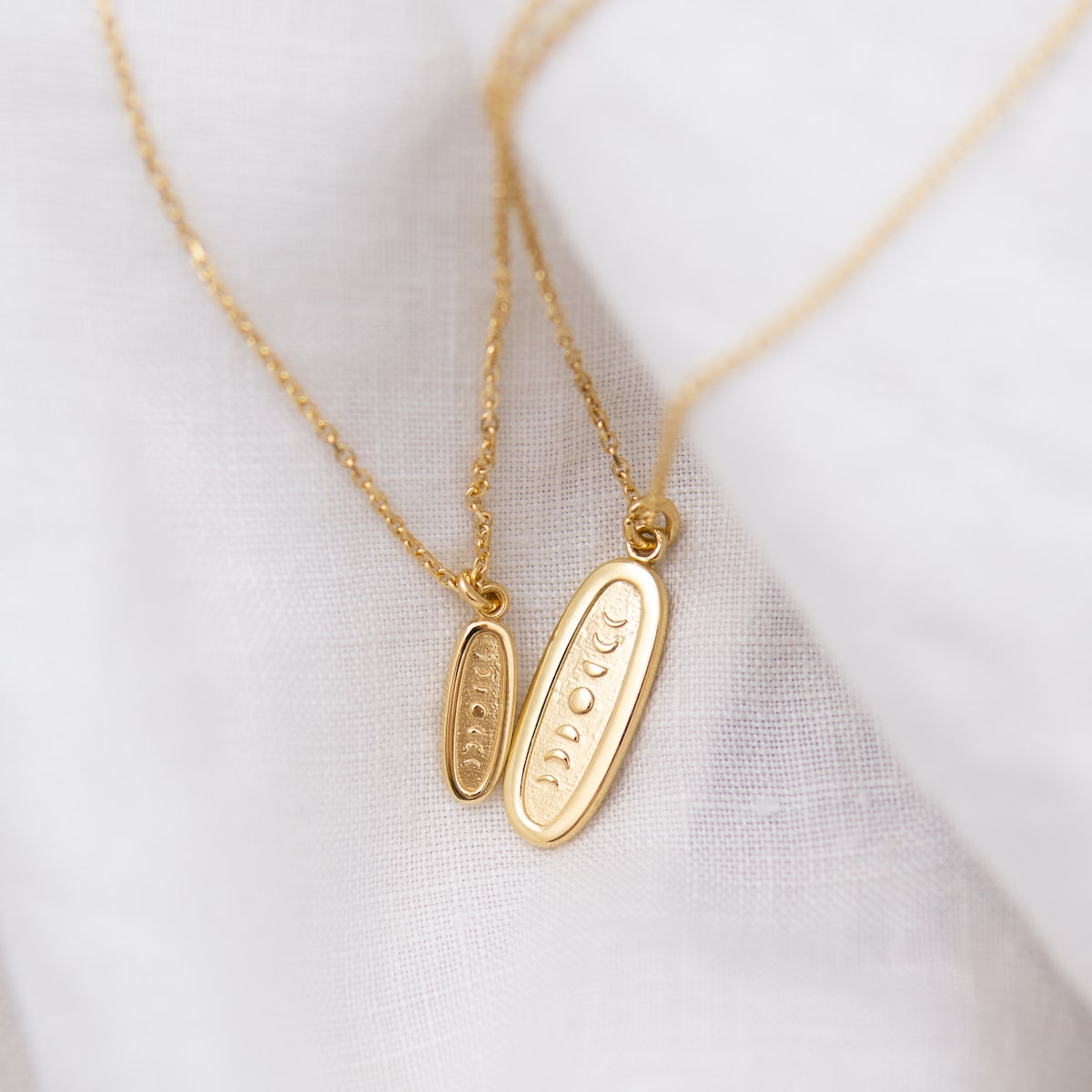 A-NEW-PHASE-PENDANT-CABINET-JEWELLERY