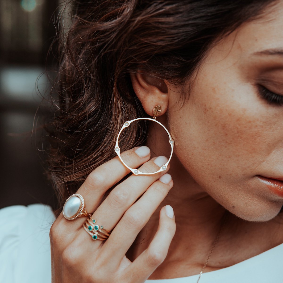 BAMBOO-PEARL-HINGED-SHELL-TOP-HOOP-EARRING-CABINET-JEWELLERY