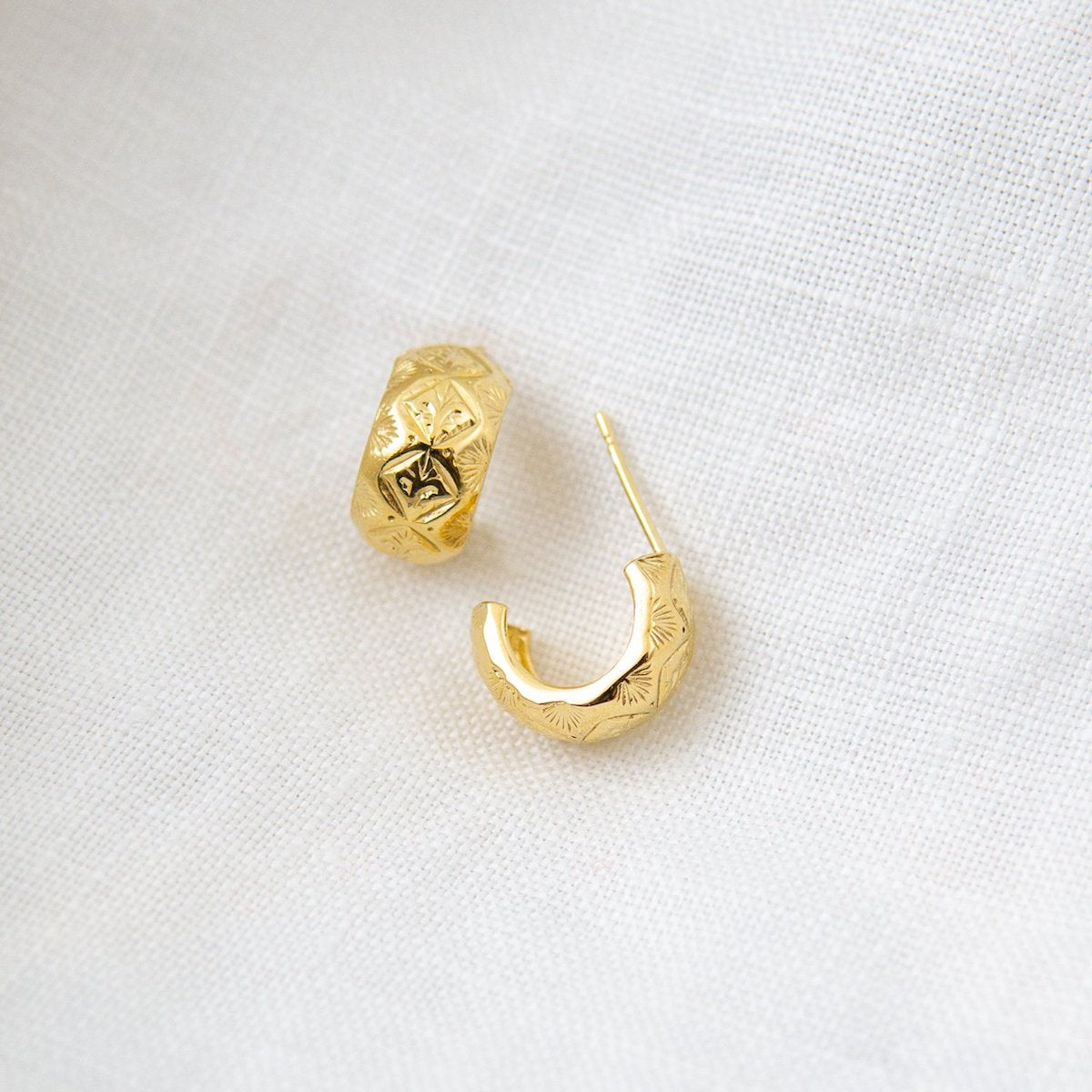DIAMOND-PALM-EAR-CUFF-EARRINGS-CABINET-JEWELLERY