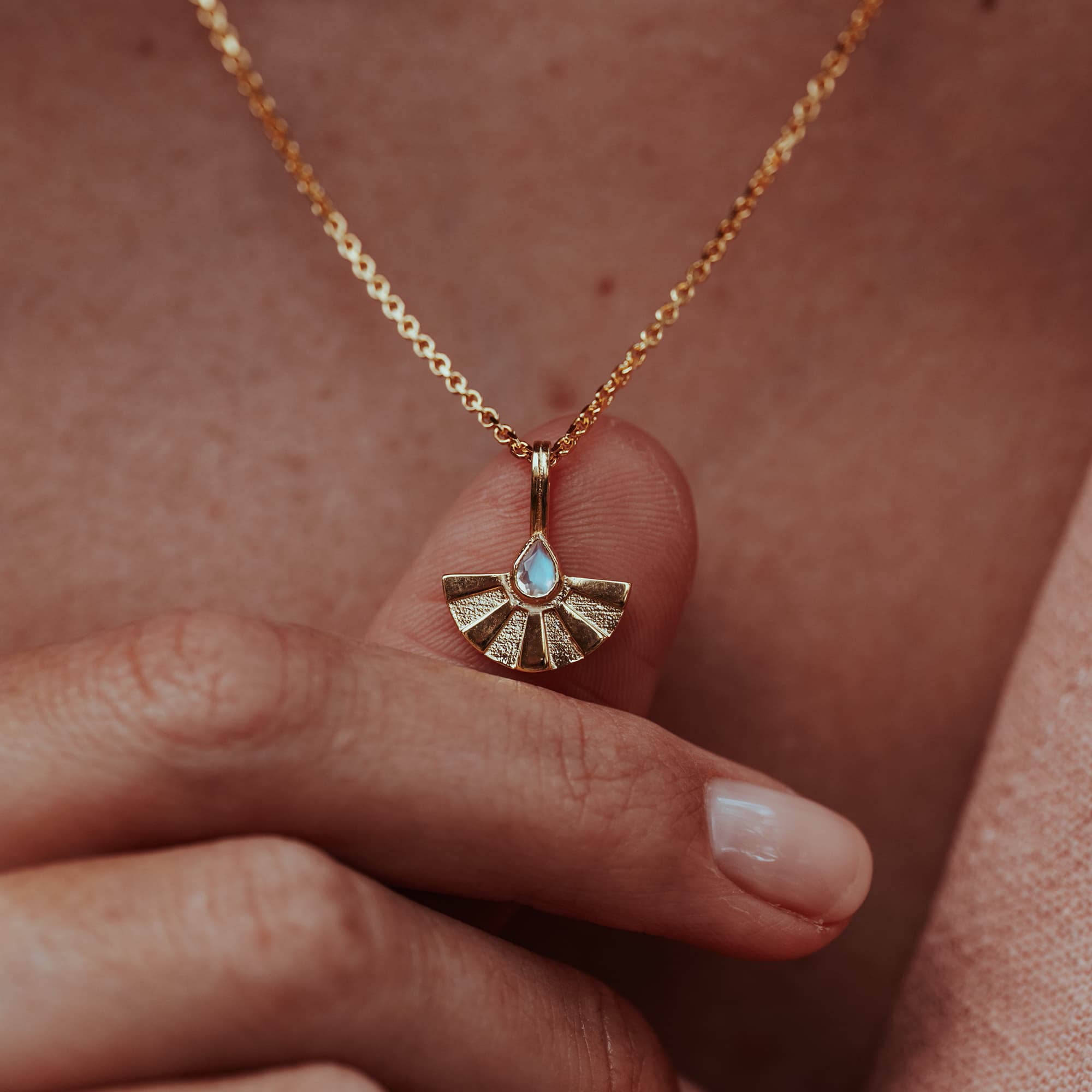 GOD-MOONSTONE-SUNRAY-PENDANT-DSC07676-HIGH-RES-ORIGINALS-CABINET-JEWELLERY-CHLOE-UPTON-STUDIO-PHOTOGRAPHY