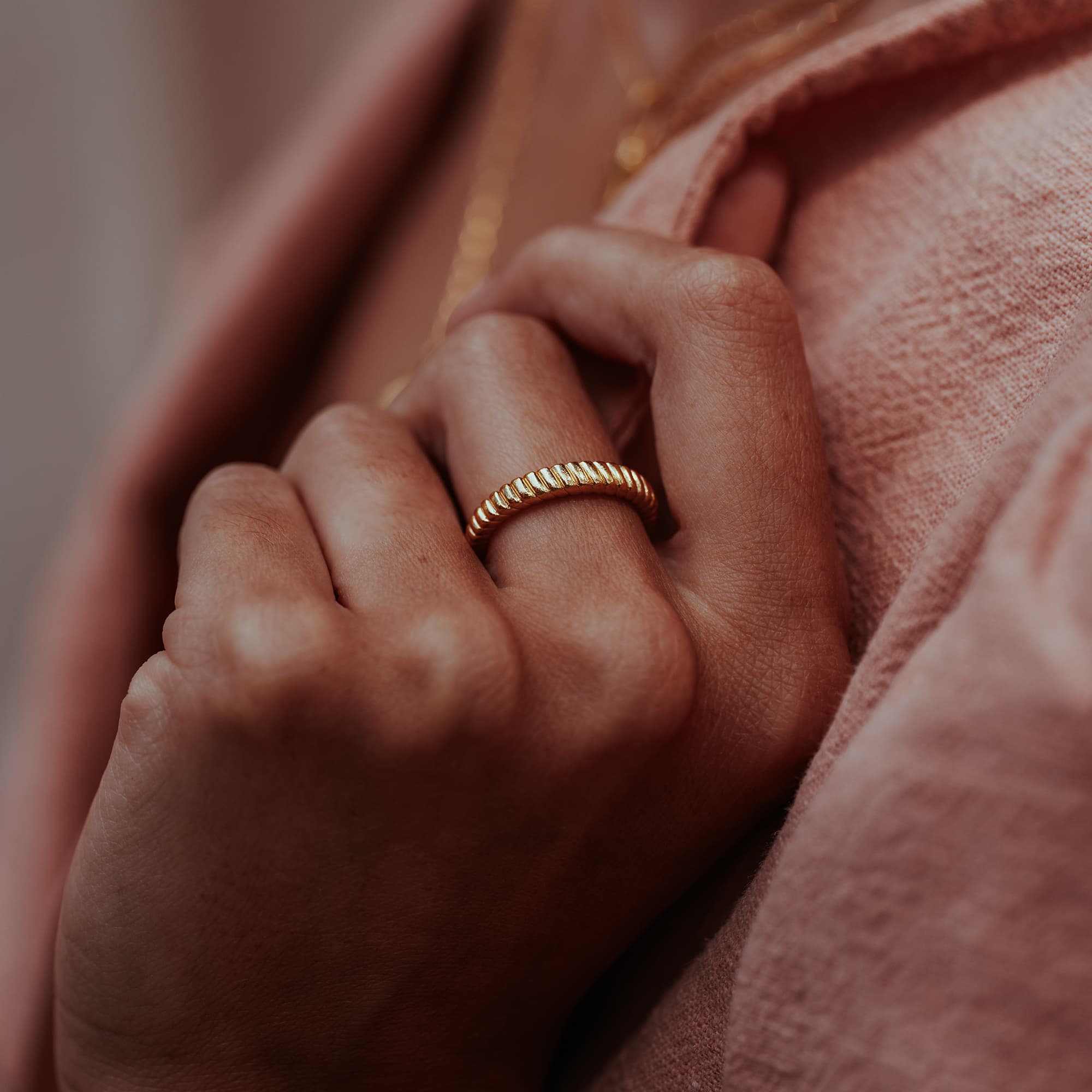 GOLD-ATTINA-TWISTED-ROPE-RING-DSC07555-HIGH-RES-ORIGINALS-CABINET-JEWELLERY-CHLOE-UPTON-STUDIO-PHOTOGRAPHY