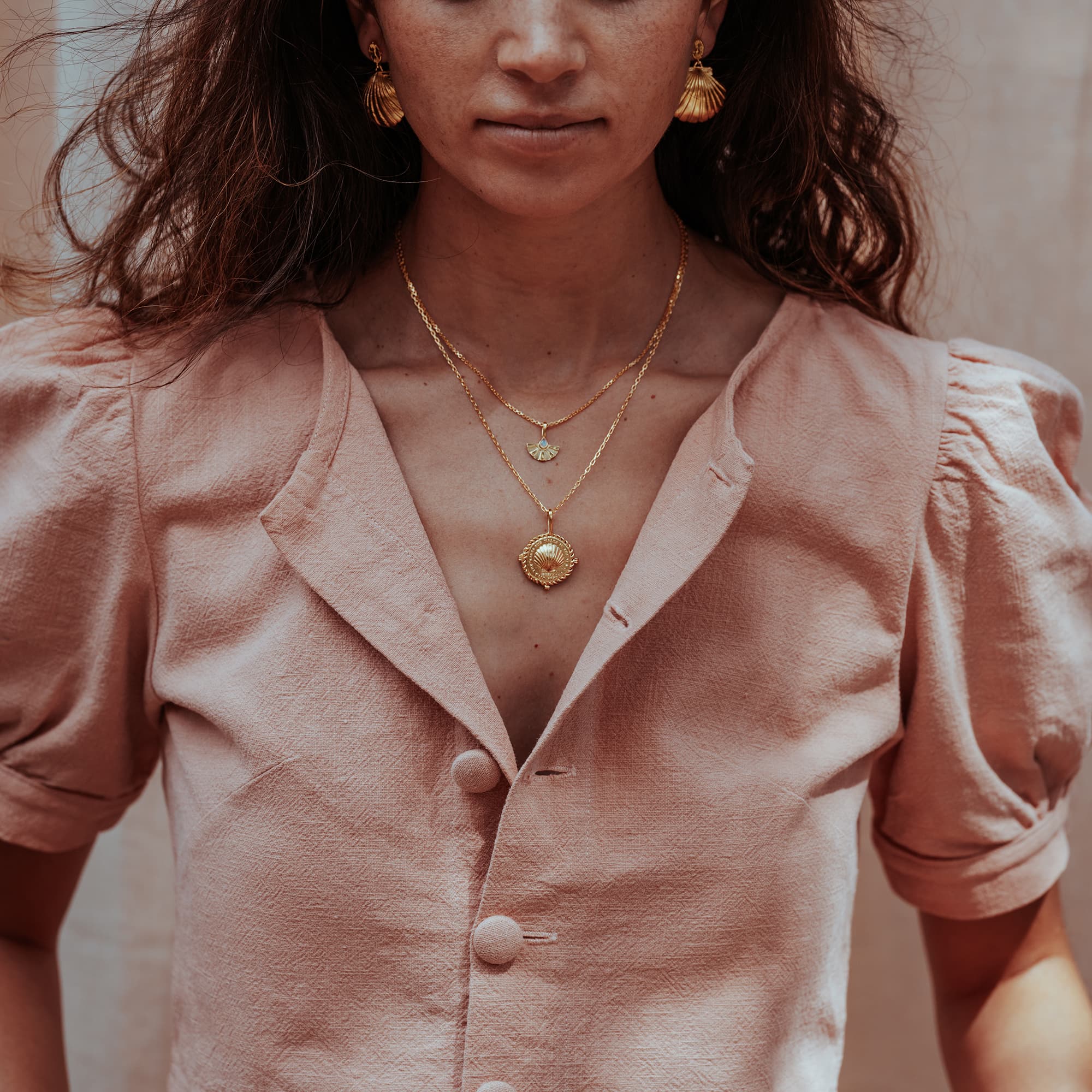 GOLD-ONDINE-SHELL-CIRCULAR-TALISMAN-GOD-MOONSTONE-SUNRAY-PENDANT-DSC07657-HIGH-RES-ORIGINALS-CABINET-JEWELLERY-CHLOE-UPTON-STUDIO-PHOTOGRAPHY