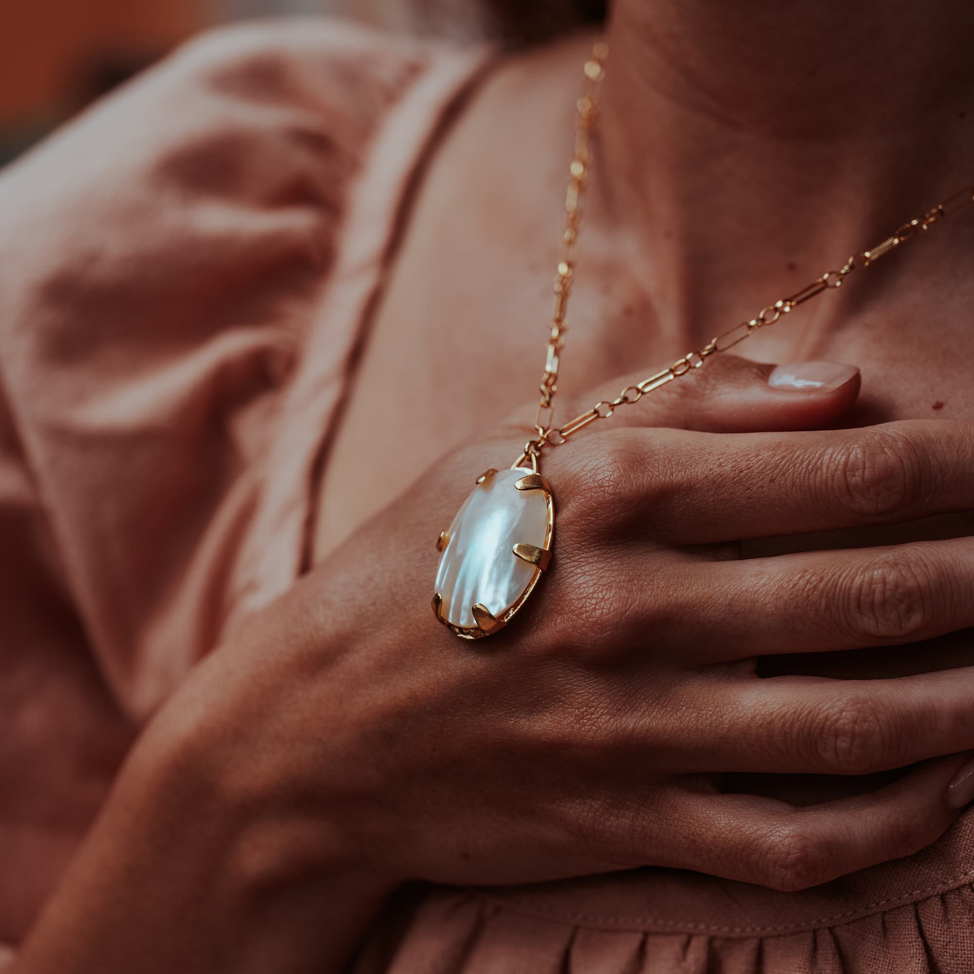LARGE-TALISMAN-MOTHER-OF-PEARL-NECKLACE-VINTAGE-CHAIN-DSC07820-HIGH-RES-ORIGINALS-CABINET-JEWELLERY-CHLOE-UPTON-STUDIO-PHOTOGRAPHY