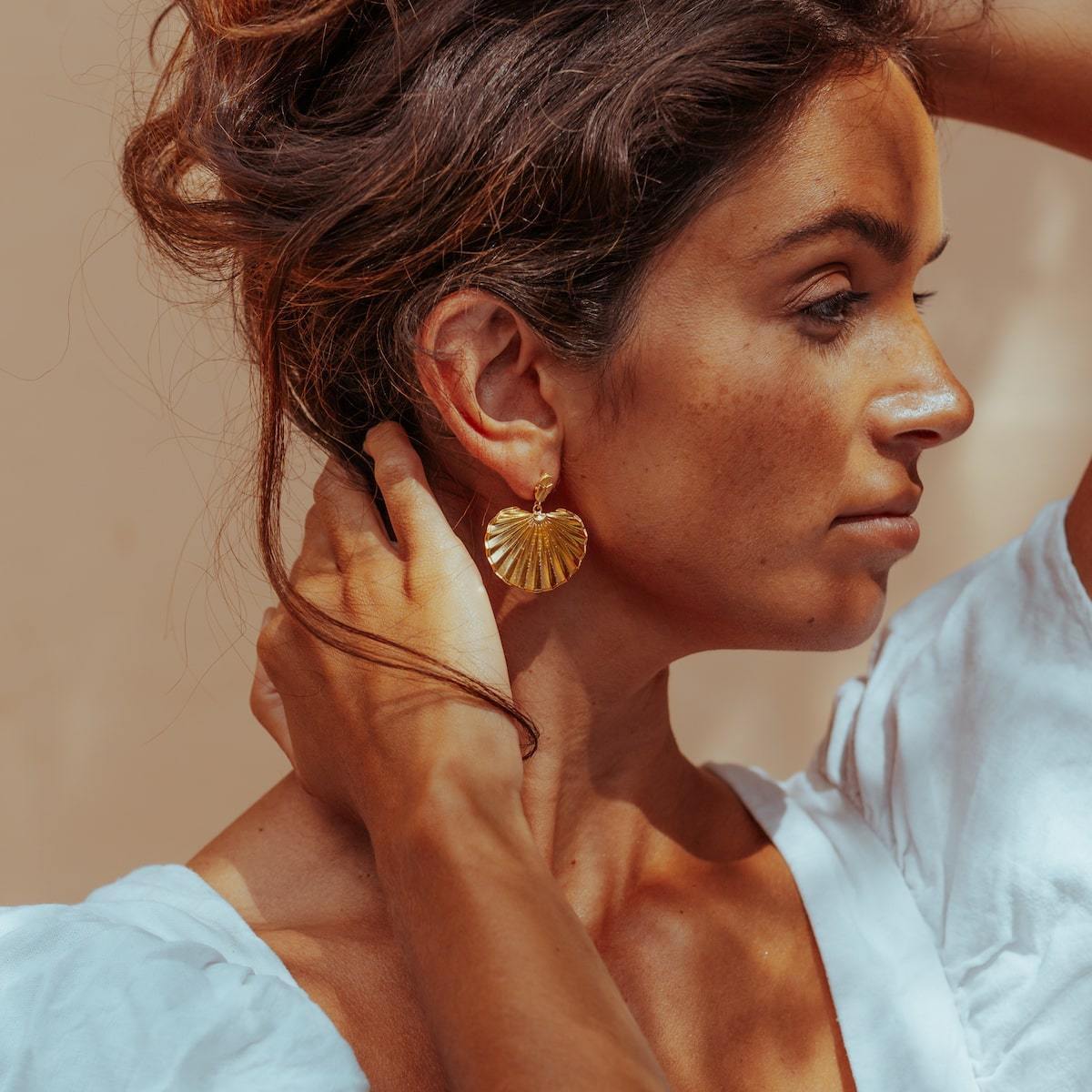 PALM-HEIGHTS-GOLD-STATEMENT-EARRINGS-CABINET-JEWELLERY