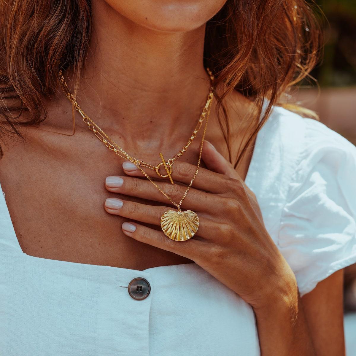 PALM-HEIGHTS-NECKLACE-CABINET-JEWELLERY