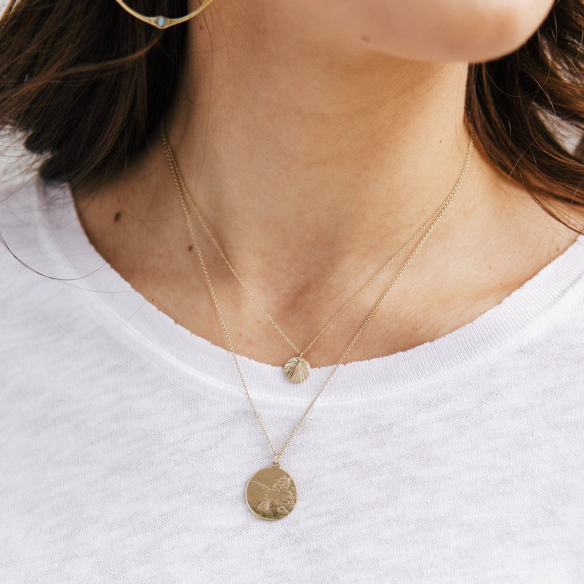 TINY-TELLIN-SHELL-PENDANT-CABINET-JEWELLERY