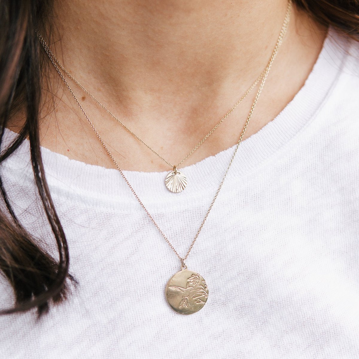 TINY-TELLIN-SHELL-PENDANT-CABINET-JEWELLERY