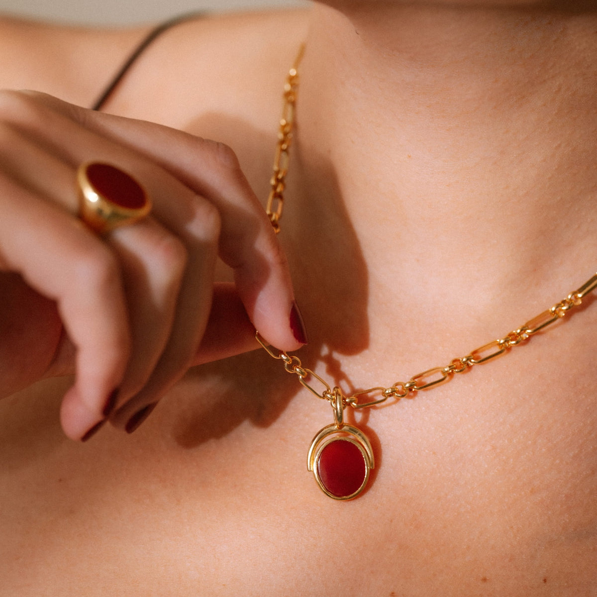 Ariel Pendant Iris Chain | Deep Orange Carnelian