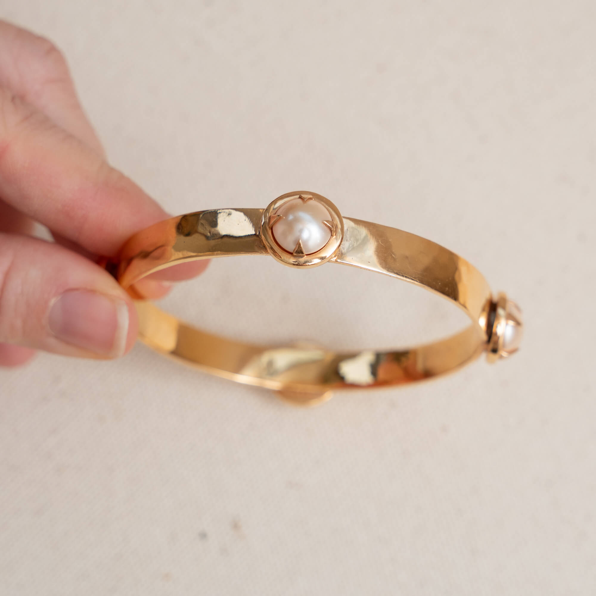 Oyster Pearl Bangle