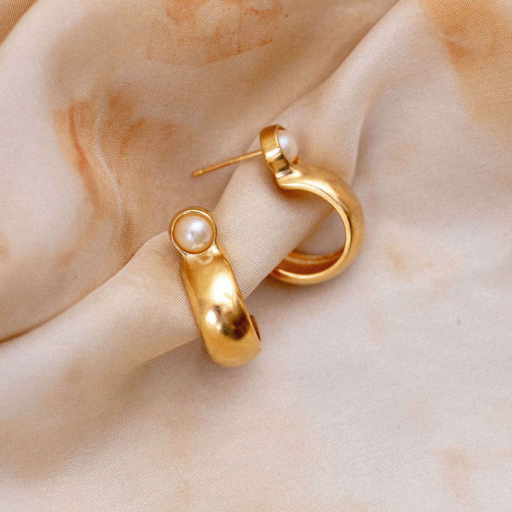 Kawai Hoop Earring Pearl