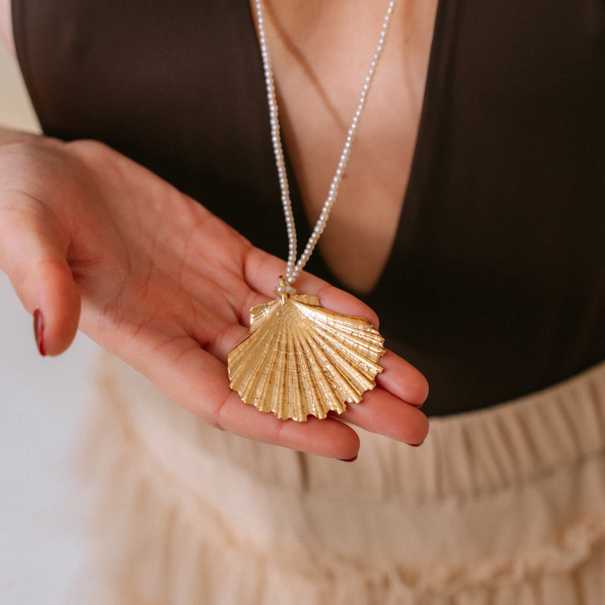 Koa Shell Pendant Margo Chain