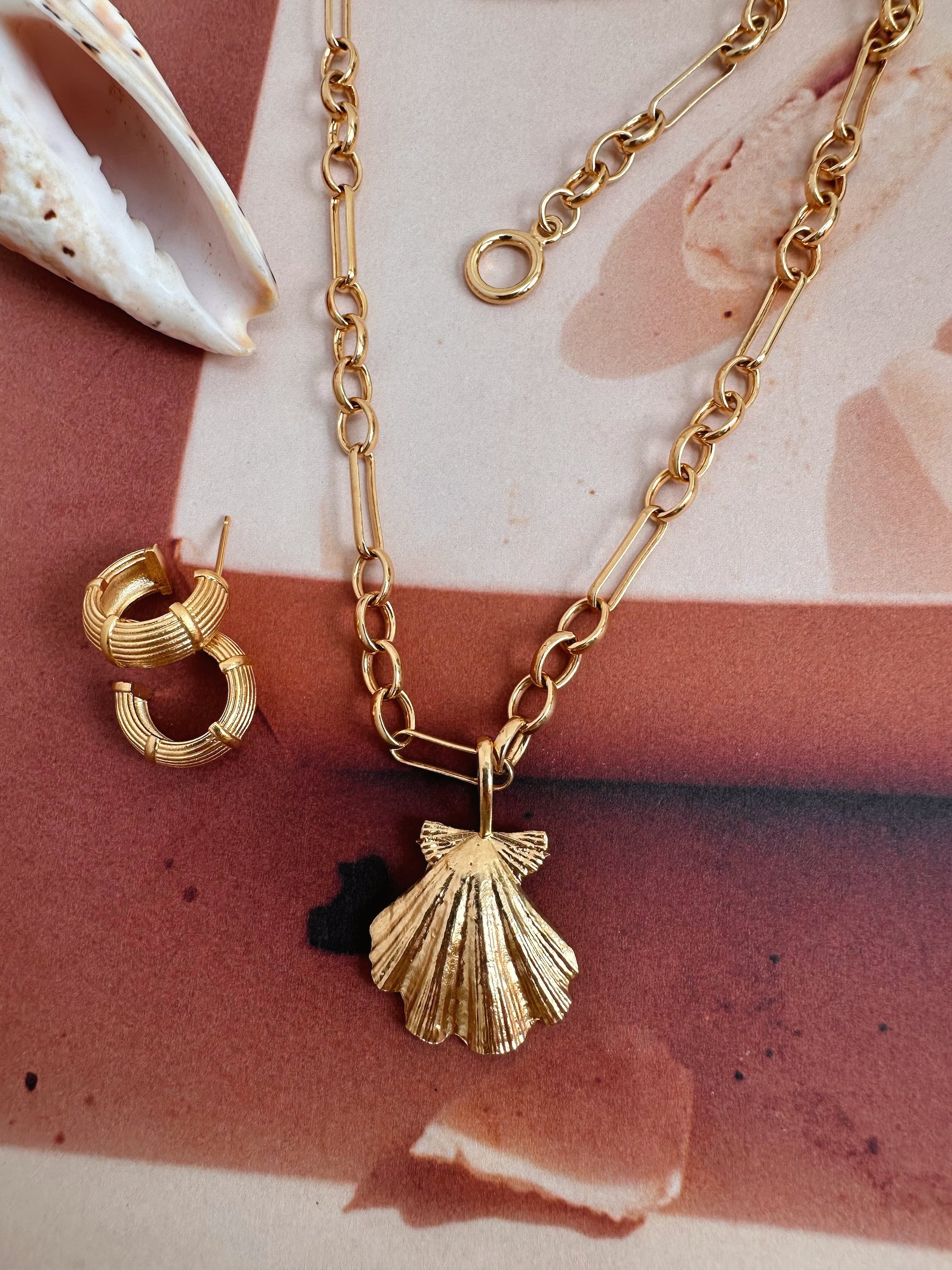 Beachcomber Shell Pendant & Margo Chain