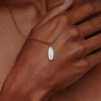 A-NEW-PHASE-GOLD-PENDANT-CABINET-JEWELLERY