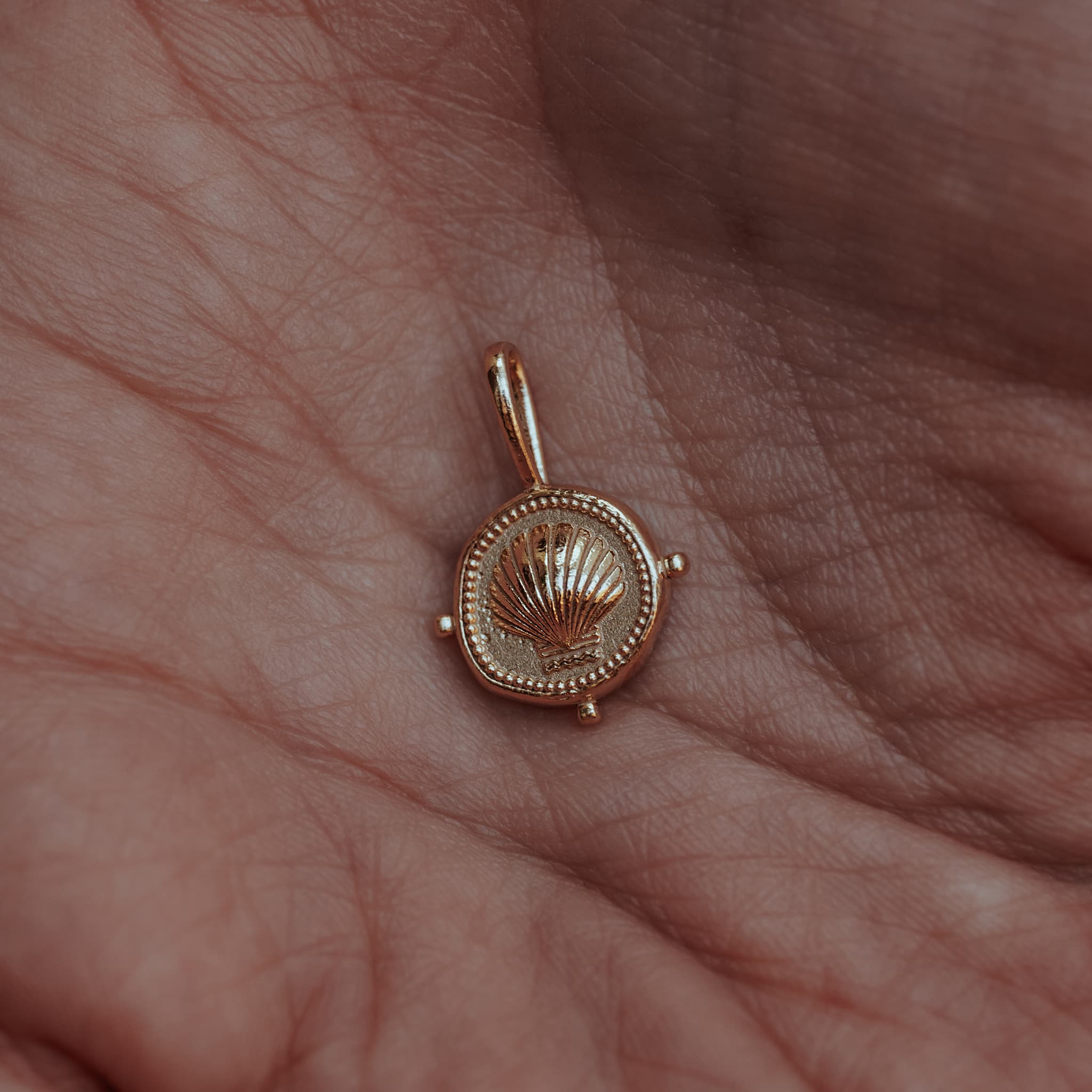 Mini Ondine Shell Talisman Pendant