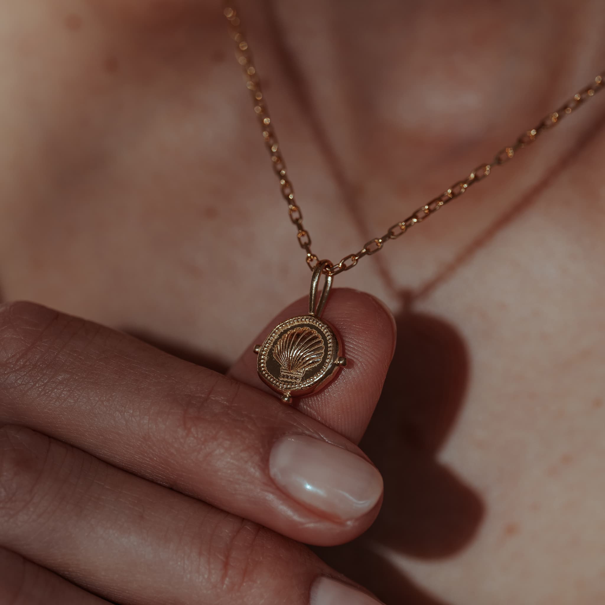 Mini Ondine Shell Talisman Pendant