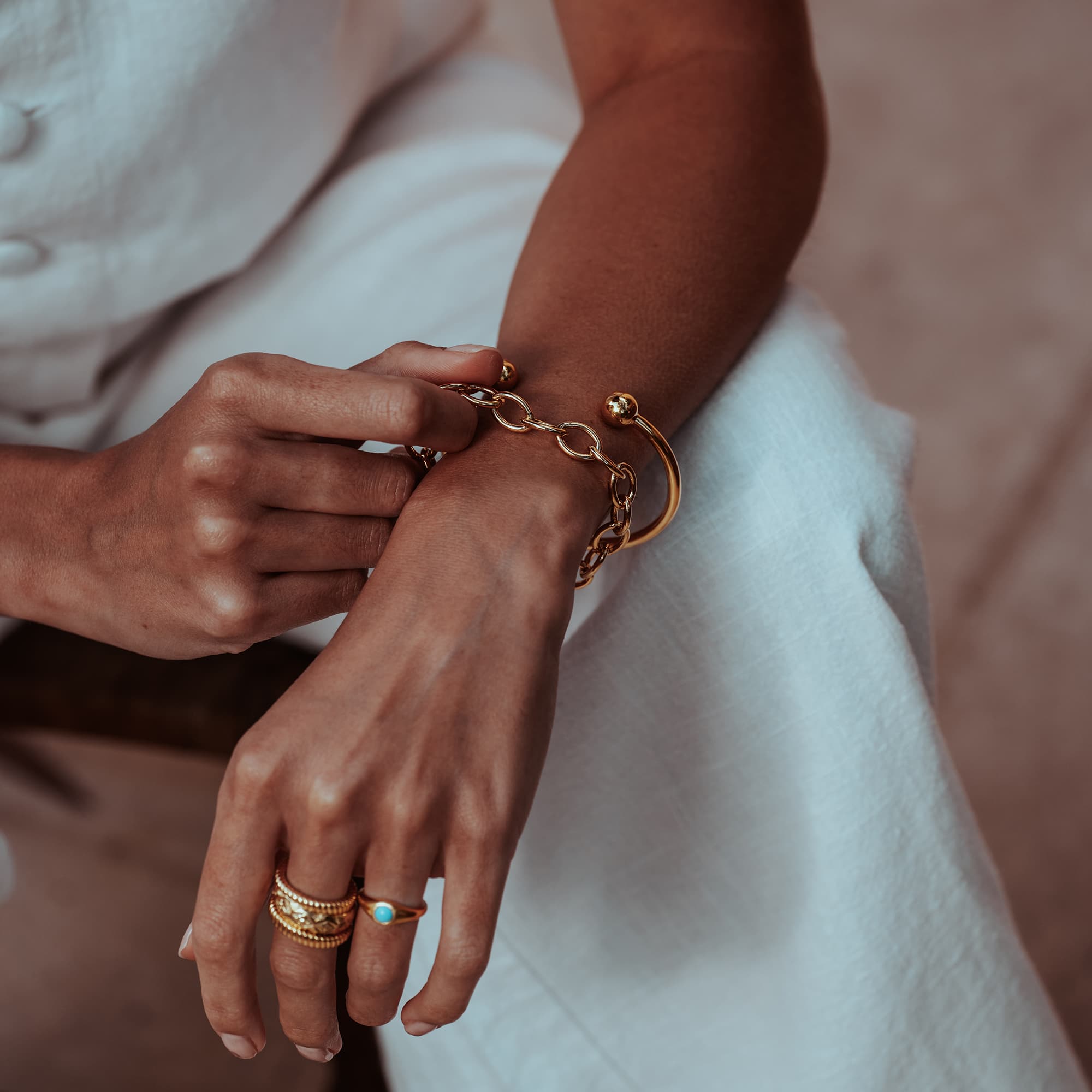 GOLD-BALL-LANA-TORQUE-BANGLE-DSC08415-HIGH-RES-ORIGINALS-CABINET-JEWELLERY-CHLOE-UPTON-STUDIO-PHOTOGRAPHY