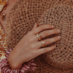 GOLD-DIAMOND-PALM-RING-CABINET-JEWELLERY