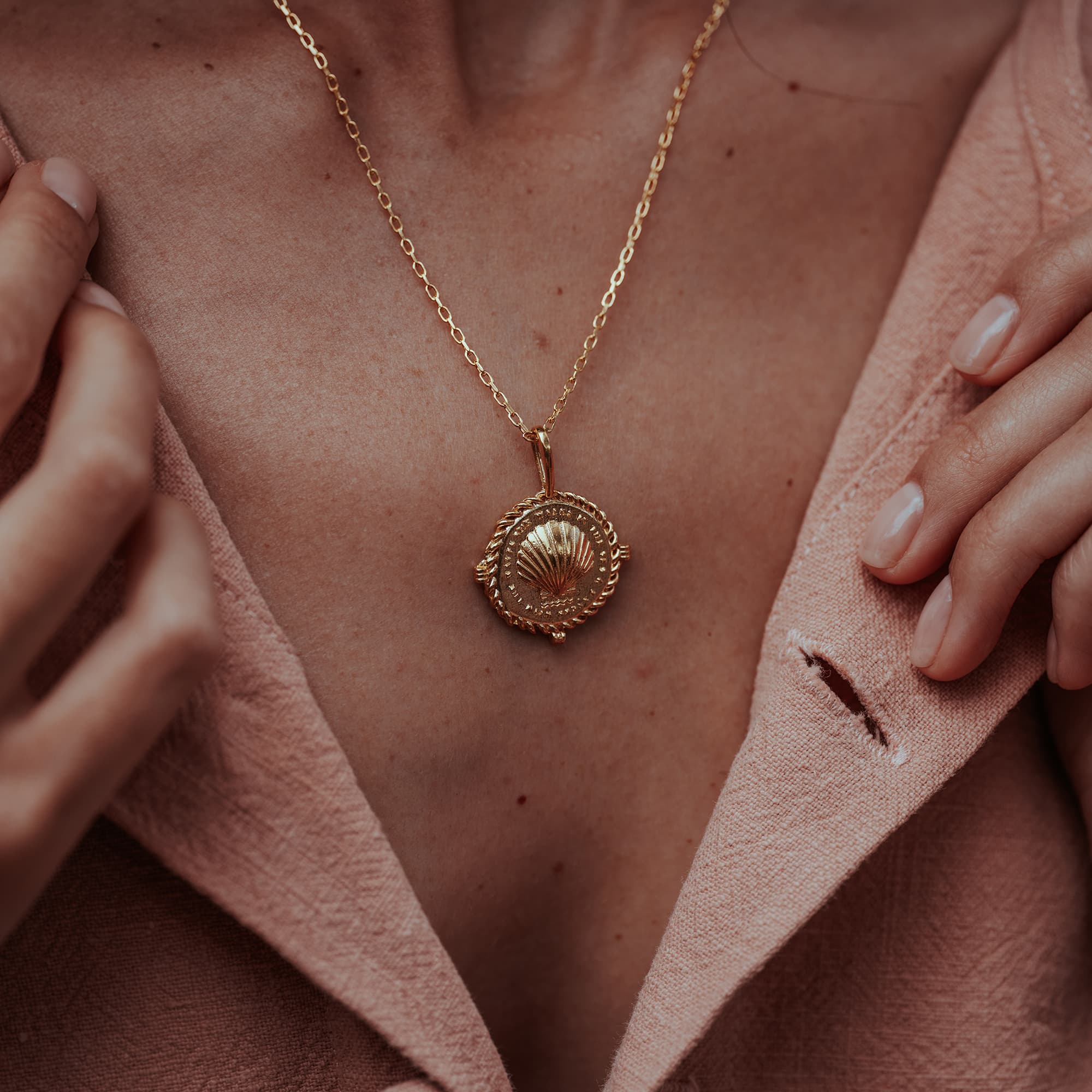 GOLD-ONDINE-SHELL-CIRCULAR-TALISMAN-GOD-MOONSTONE-SUNRAY-PENDANT-DSC07657-HIGH-RES-ORIGINALS-CABINET-JEWELLERY-CHLOE-UPTON-STUDIO-PHOTOGRAPHY