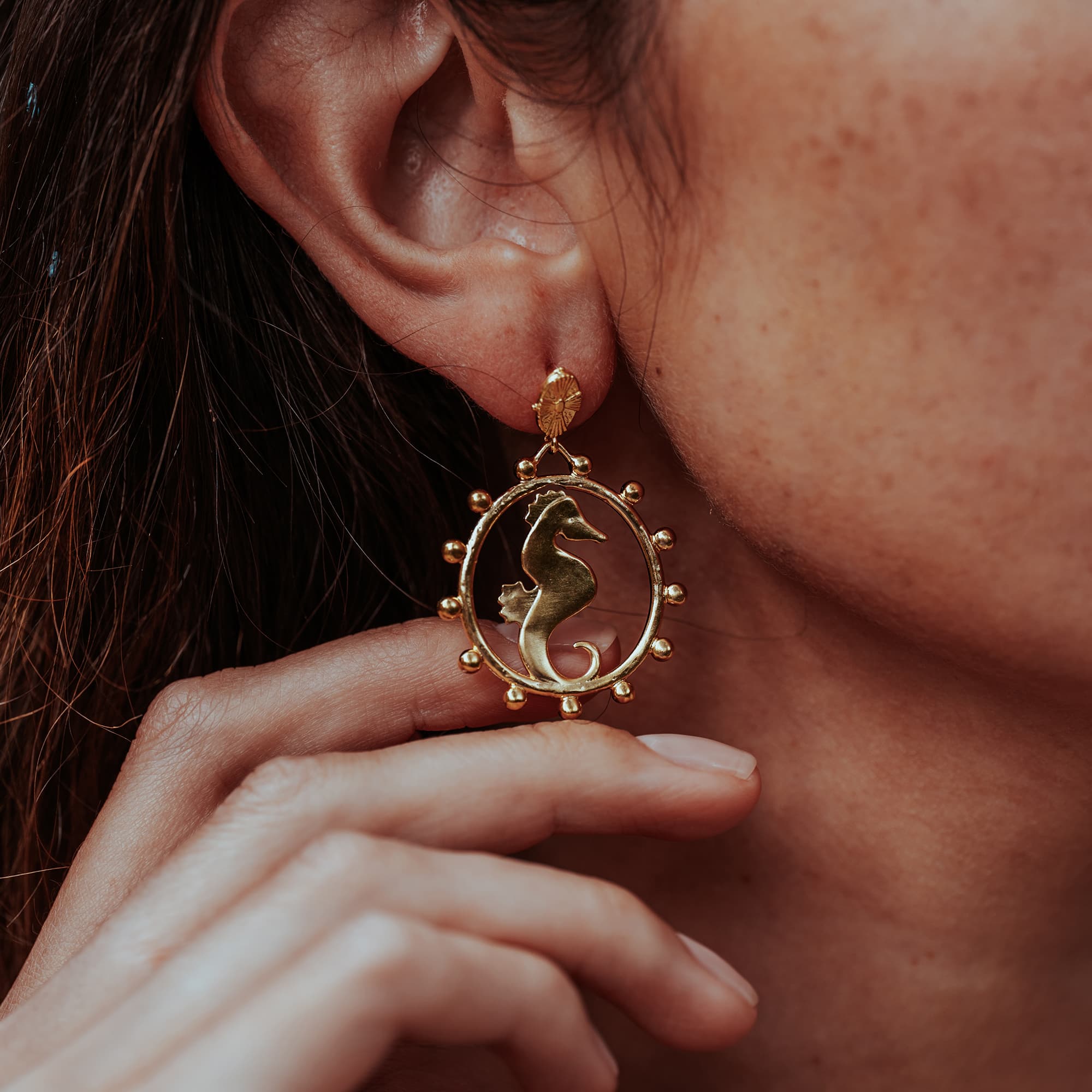 GOLD-SERIA-SEAHORSE-CIRCULAR-EARRINGS-DSC08028-HIGH-RES-ORIGINALS-CABINET-JEWELLERY-CHLOE-UPTON-STUDIO-PHOTOGRAPHY