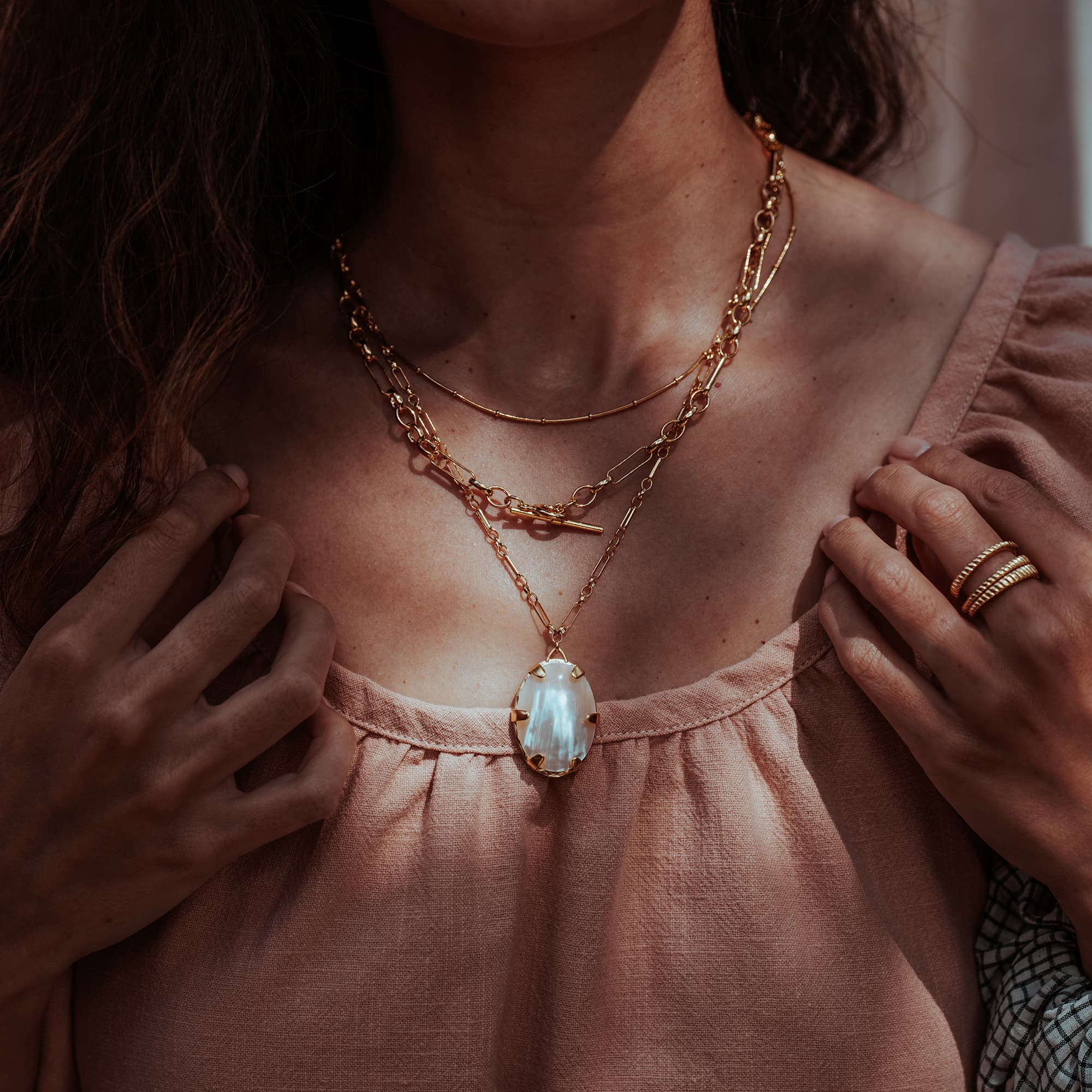 LARGE-TALISMAN-MOTHER-OF-PEARL-NECKLACE-VINTAGE-CHAIN-DSC07820-HIGH-RES-ORIGINALS-CABINET-JEWELLERY-CHLOE-UPTON-STUDIO-PHOTOGRAPHY