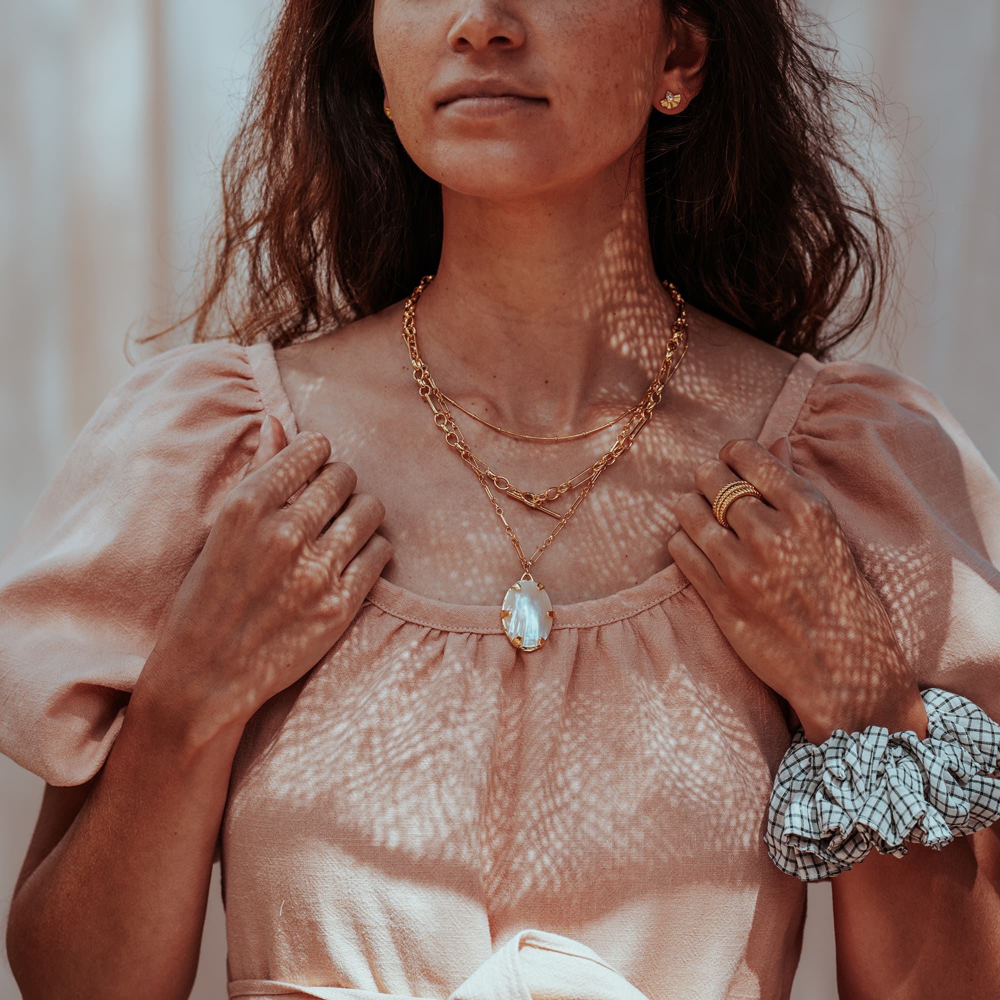 LARGE-TALISMAN-MOTHER-OF-PEARL-NECKLACE-VINTAGE-CHAIN-DSC07820-HIGH-RES-ORIGINALS-CABINET-JEWELLERY-CHLOE-UPTON-STUDIO-PHOTOGRAPHY