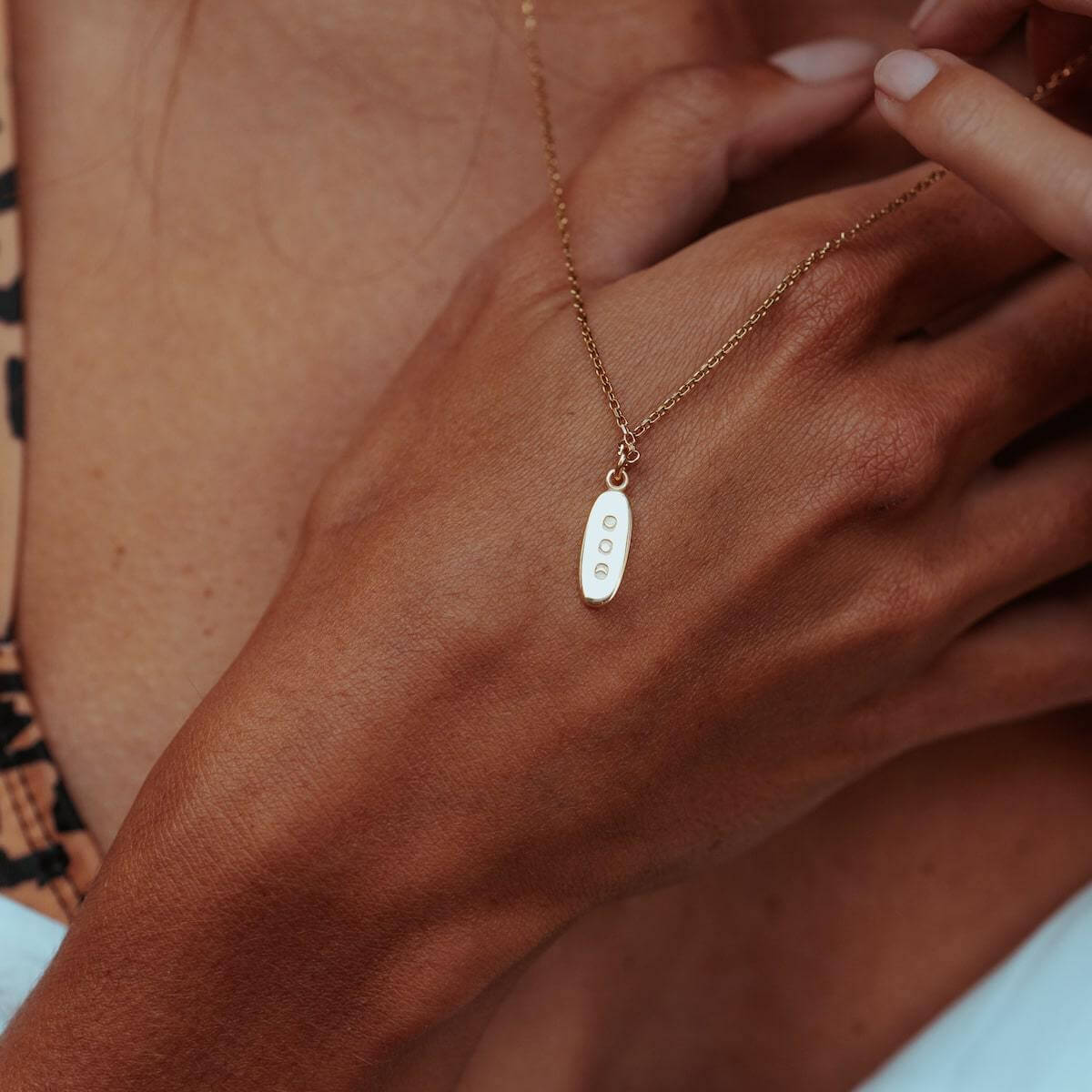 MEET-ME-UNDER-THE-MOON-MINI-GOLD-PENDANT-CABINET-JEWELLERY