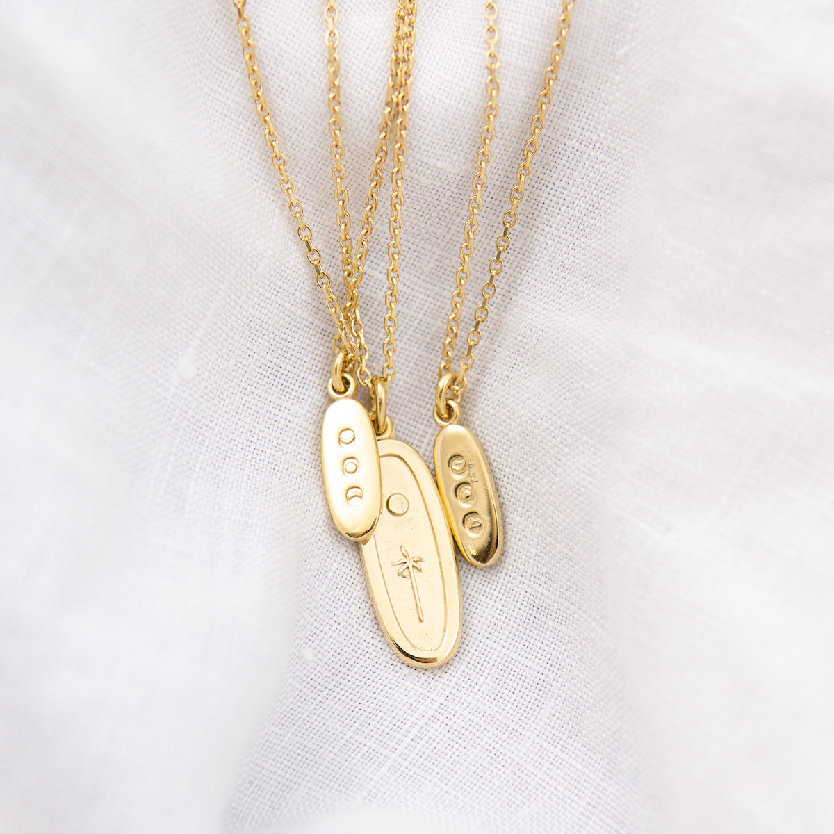 MEET-ME-UNDER-THE-MOON-MINI-GOLD-PENDANT-CABINET-JEWELLERY