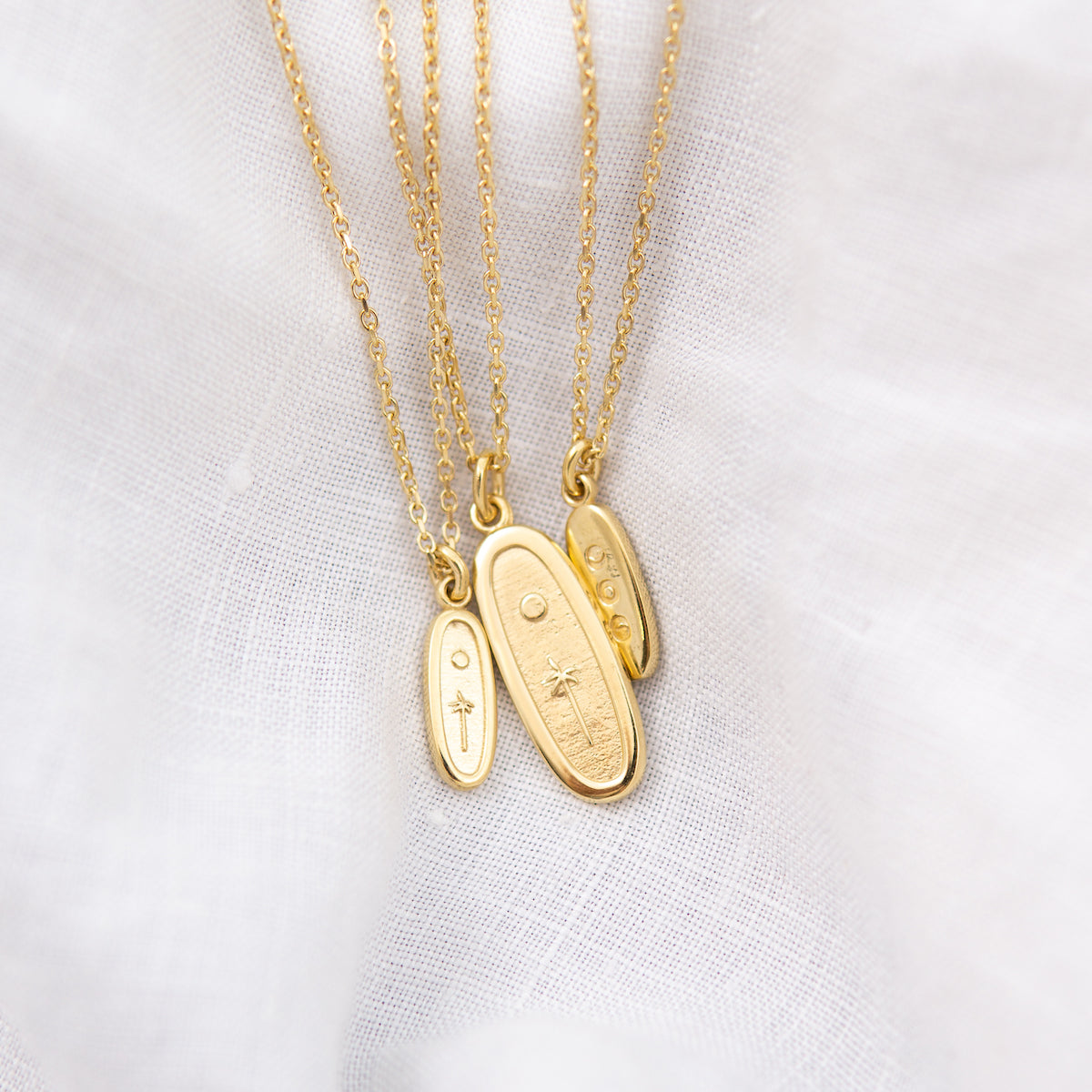 MEET-ME-UNDER-THE-MOON-MINI-GOLD-PENDANT-CABINET-JEWELLERY